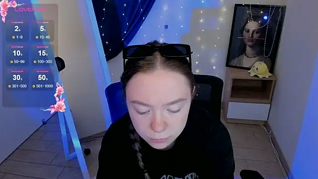 Florence meow online show from June 2026 06:34:01 AM