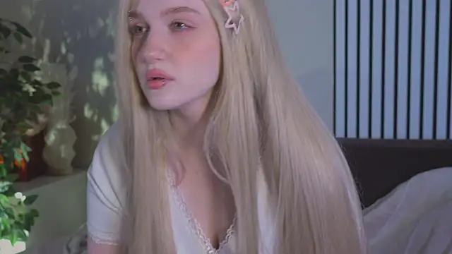 ELLIEJAY online show from April 2026 07:13:02 AM