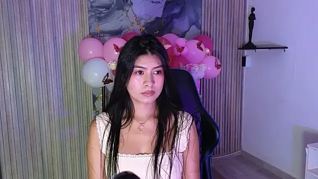 Snapshot of LissaWiild chatting on June 2026 08:08:01 PM LissaWiild online show from June 2026 08:08:01 PM