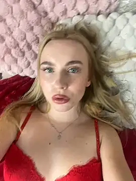 Snapshot of Nicole_blonde0 chatting on February 2025 09:57:01 PM Nicole blonde0 online show from February 2025 09:57:01 PM