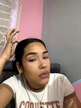 Snapshot of Alexsa_V chatting on October 2025 10:40:02 PM Alexsa V online show from October 2025 10:40:02 PM