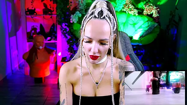 MonicaMaxwel online show from November 2025 12:18:02 PM