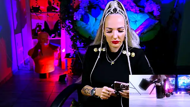 MonicaMaxwel online show from November 2025 11:11:02 AM