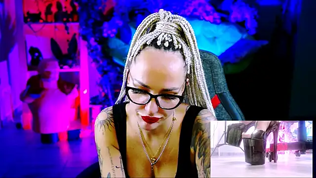 MonicaMaxwel online show from November 2025 11:10:02 AM