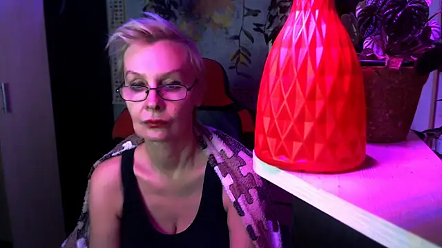 HelgaHimmell online show from April 2026 07:11:02 PM