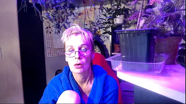 Snapshot of HelgaHimmell chatting on July 2026 08:50:01 PM HelgaHimmell online show from July 2026 08:50:01 PM