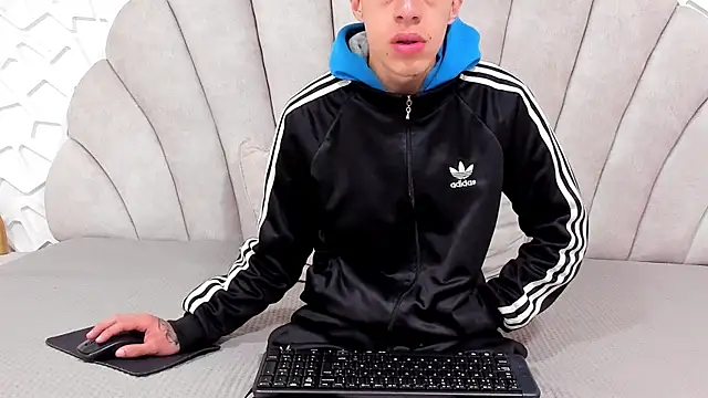 thiago19s online show from March 2025 03:18:02 PM