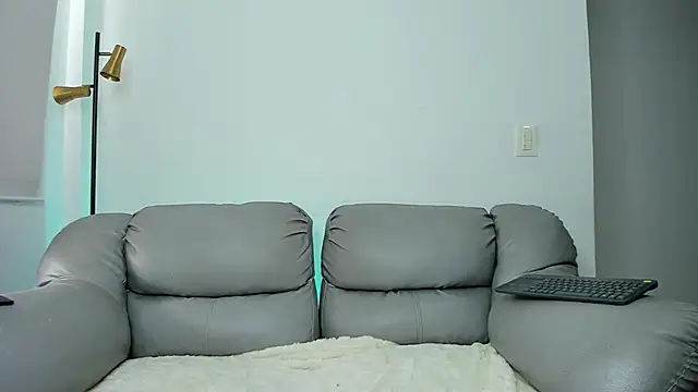 Snapshot of bellacarolainnn chatting on June 2026 06:44:01 PM bellacarolainnn online show from June 2026 06:44:01 PM