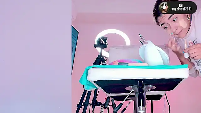 Angelst   online show from February 2026 08:19:01 AM