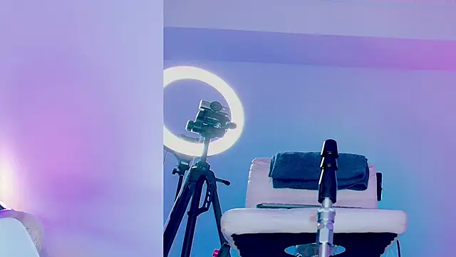 Angelst   online show from April 2026 10:40:01 PM