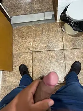 Snapshot of Luizcalado20 chatting on January 2025 01:39:01 AM Luizcalado20 online show from January 2025 01:39:01 AM