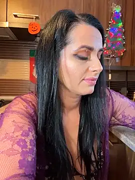 Hotmomcheckk  online show from December 2025 02:22:01 PM