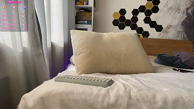 LinaWitch online show from February 2025 08:04:01 AM