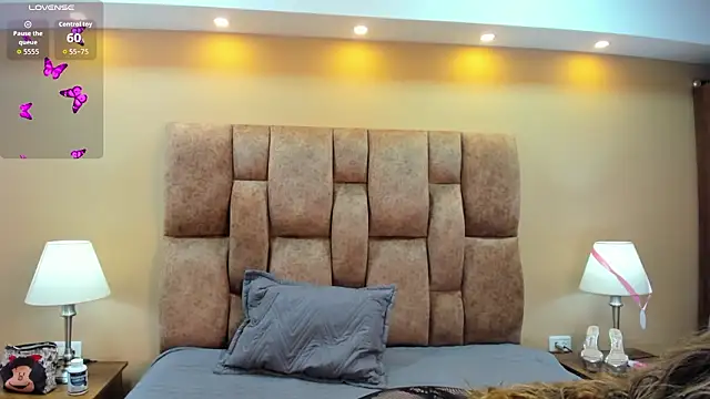 MiiaHot online show from March 2026 08:04:01 PM