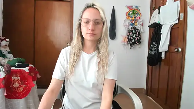 Adele johnsonn1 online show from December 2025 03:21:02 PM