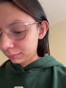 Bonniepark online show from November 2025 12:39:02 PM