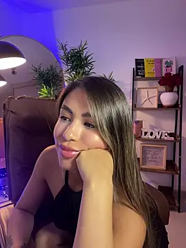  laura 02 online show from March 2025 07:53:02 PM