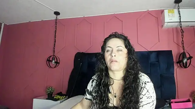 Snapshot of hanny_milf chatting on May 2026 12:24:01 PM hanny milf online show from May 2026 12:24:01 PM