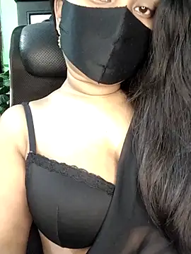 Idhika Paul online show from April 2026 09:56:01 PM