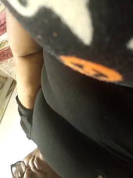 Snapshot of HOTSUGARX5 chatting on January 2025 01:58:02 PM HOTSUGARX5 online show from January 2025 01:58:02 PM