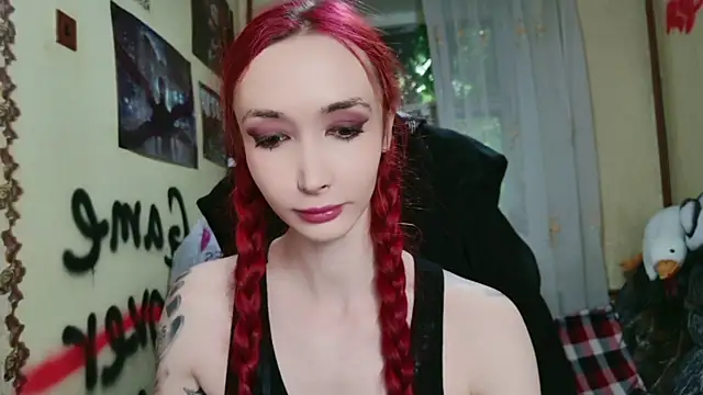 Snapshot of Roxy_Silver chatting on June 2026 02:18:02 PM Roxy Silver online show from June 2026 02:18:02 PM