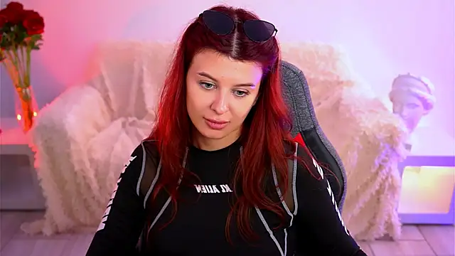 NicoleMun online show from April 2026 01:18:01 PM