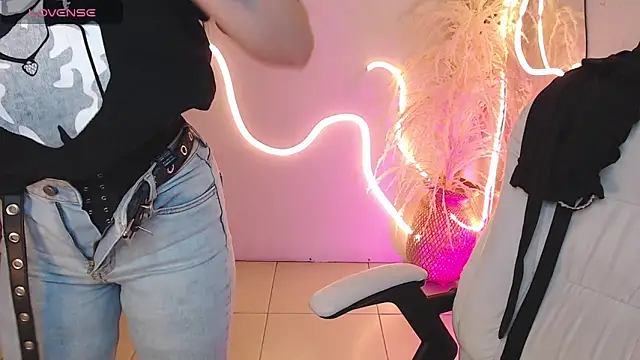 ViolettaHotLatin  online show from September 2025 12:38:02 PM