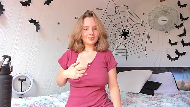 Sophy Bunny online show from October 2025 08:54:02 PM