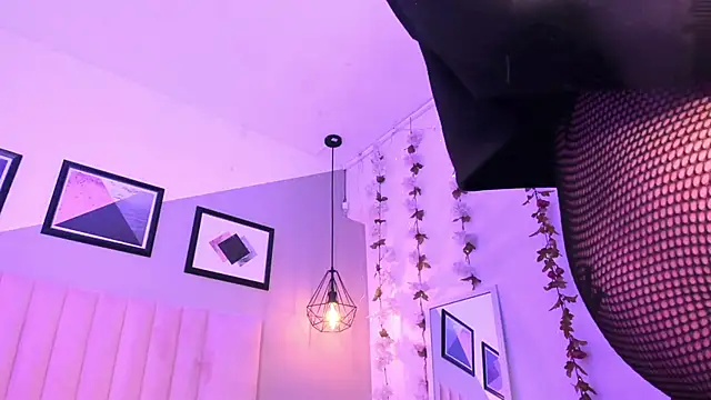 Violetta Nur online show from September 2025 11:48:02 PM