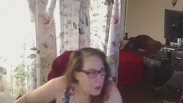 Snapshot of Ireallysquirt chatting on June 2026 04:06:01 AM Ireallysquirt online show from June 2026 04:06:01 AM