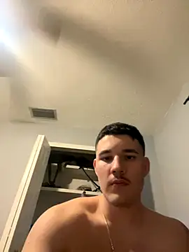 Snapshot of Shaded24 chatting on November 2025 05:29:01 AM Shaded24 online show from November 2025 05:29:01 AM