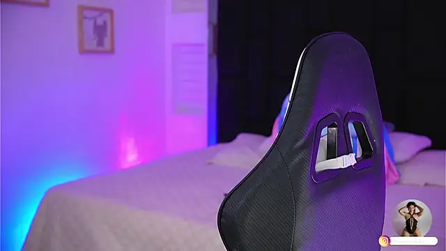 Marianamonroe  online show from April 2026 11:37:01 AM