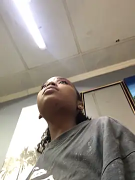 Nicole Liam  online show from December 2025 12:58:01 PM