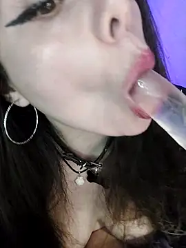 Kimiechanuwu online show from February 2026 03:38:01 PM