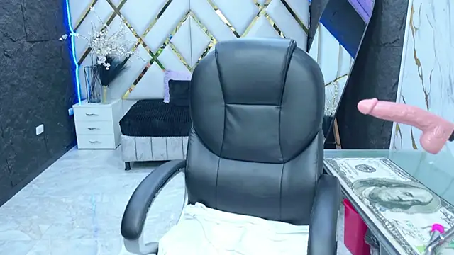 sammanta boobs online show from July 2026 12:51:01 PM