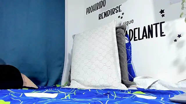 Aronxxs online show from November 2025 09:06:02 AM