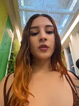 Mon Cherry online show from February 2026 01:21:01 AM