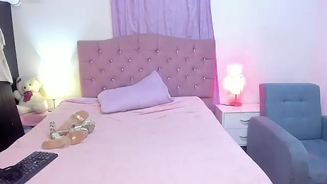 Latinabombsheell online show from April 2026 04:44:02 AM