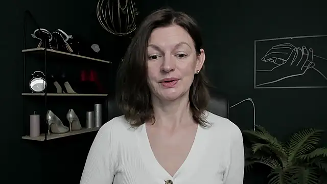 VivianWILD online show from November 2025 06:47:02 AM