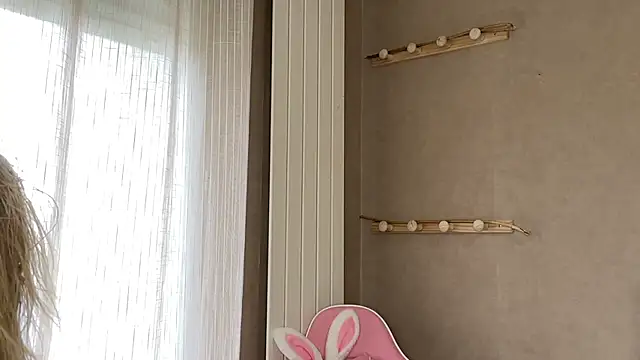 lucie mehott online show from November 2025 10:12:02 AM