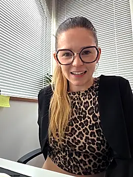 lucie mehott online show from February 2026 01:44:01 PM