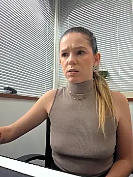 Snapshot of lucie_mehott chatting on May 2026 11:38:01 AM lucie mehott online show from May 2026 11:38:01 AM