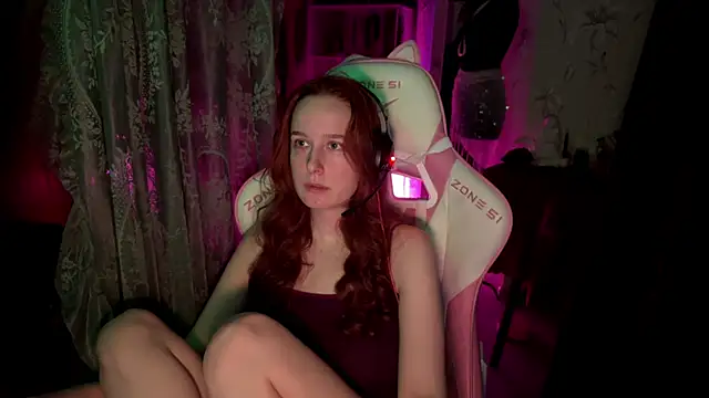 Snapshot of pearl_princess_ chatting on June 2026 12:32:02 AM pearl princess online show from June 2026 12:32:02 AM