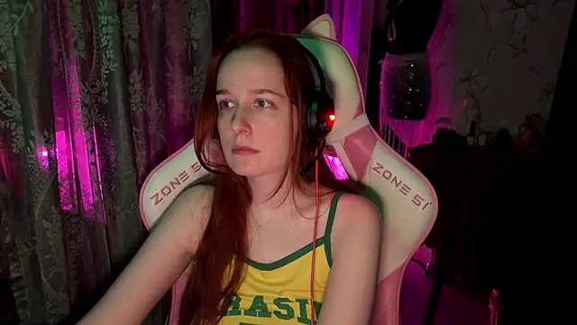Snapshot of pearl_princess_ chatting on June 2026 02:54:02 AM pearl princess online show from June 2026 02:54:02 AM