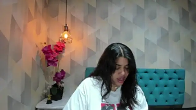 Snapshot of LindaBreeS chatting on March 2026 02:42:01 PM LindaBreeS online show from March 2026 02:42:01 PM