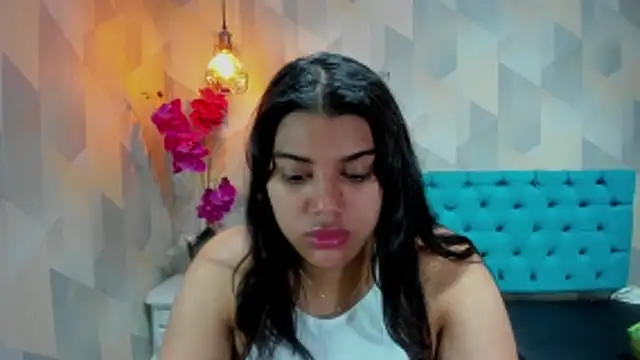 Snapshot of LindaBreeS chatting on March 2026 03:33:01 PM LindaBreeS online show from March 2026 03:33:01 PM