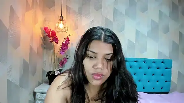 Snapshot of LindaBreeS chatting on May 2026 01:30:02 PM LindaBreeS online show from May 2026 01:30:02 PM