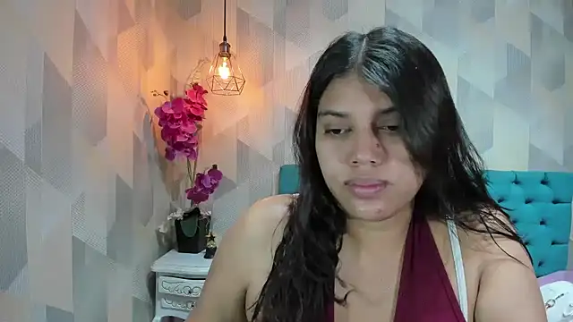 Snapshot of LindaBreeS chatting on May 2026 06:21:02 AM LindaBreeS online show from May 2026 06:21:02 AM