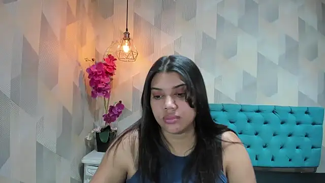 Snapshot of LindaBreeS chatting on May 2026 03:52:02 PM LindaBreeS online show from May 2026 03:52:02 PM