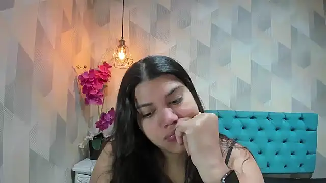 Snapshot of LindaBreeS chatting on June 2026 01:46:01 PM LindaBreeS online show from June 2026 01:46:01 PM